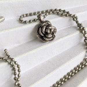 Sterling silver flower necklace